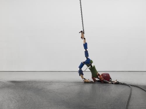 Jordan Wolfson, Colored sculpture, 2016. Mixed media. Collection Luma foundation, courtesy of Sadie Coles HQ, London and David Zwirner, New York. Photo: Dan Bradica